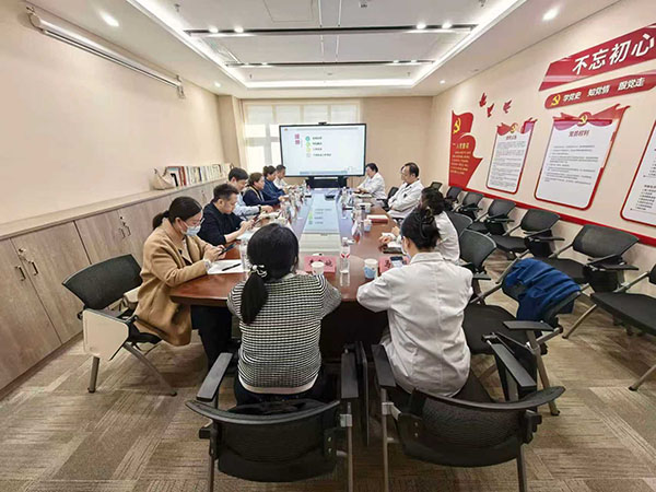 朝阳区医保局领导调研朝阳区妇幼保健院产科产前检查实时结算及生育津贴及时发放情况